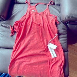 Adjustable tank tops